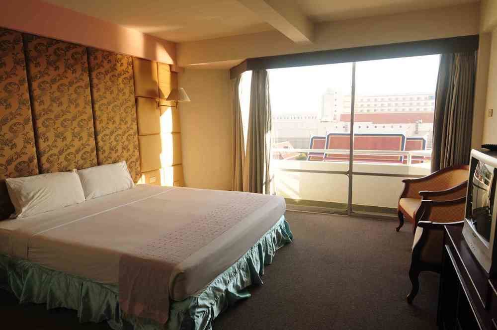פרה נאקון סי איוטאיה Ayothaya Riverside Hotel מראה חיצוני תמונה